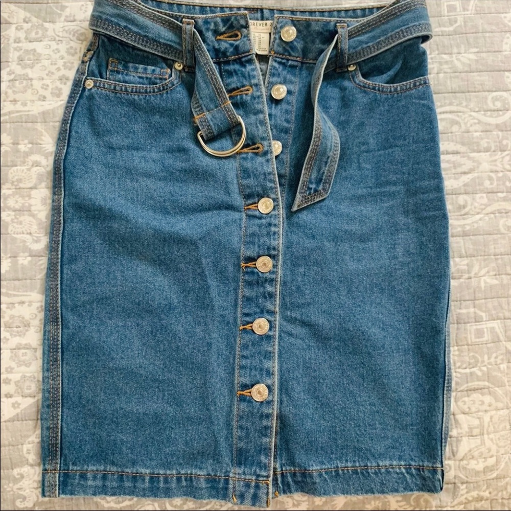 Forever 21 Denim skirt 🦋